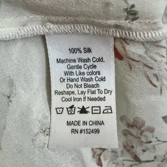 Amour Vert 100% Washable Silk Sleeveless Blouse in Botanical Floral Print - Picture 5 of 7